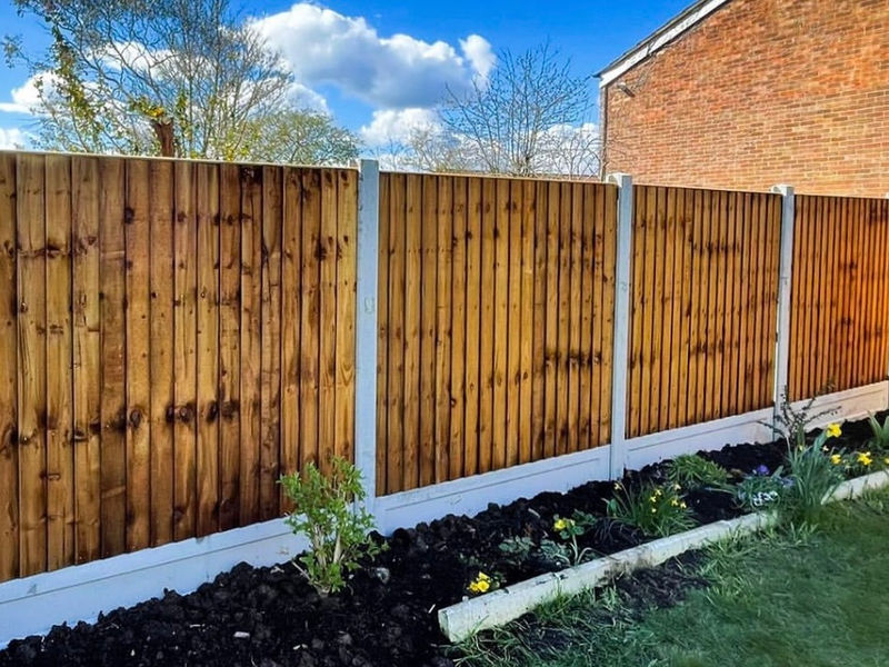 Replacement fence panels in Wanstead
